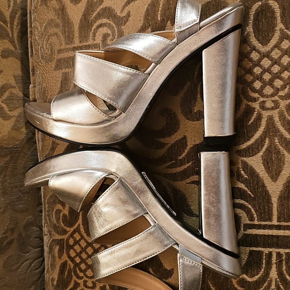 Liz Minelli Silver High-Heeled Platform Sandals,Sz.6. B3sh